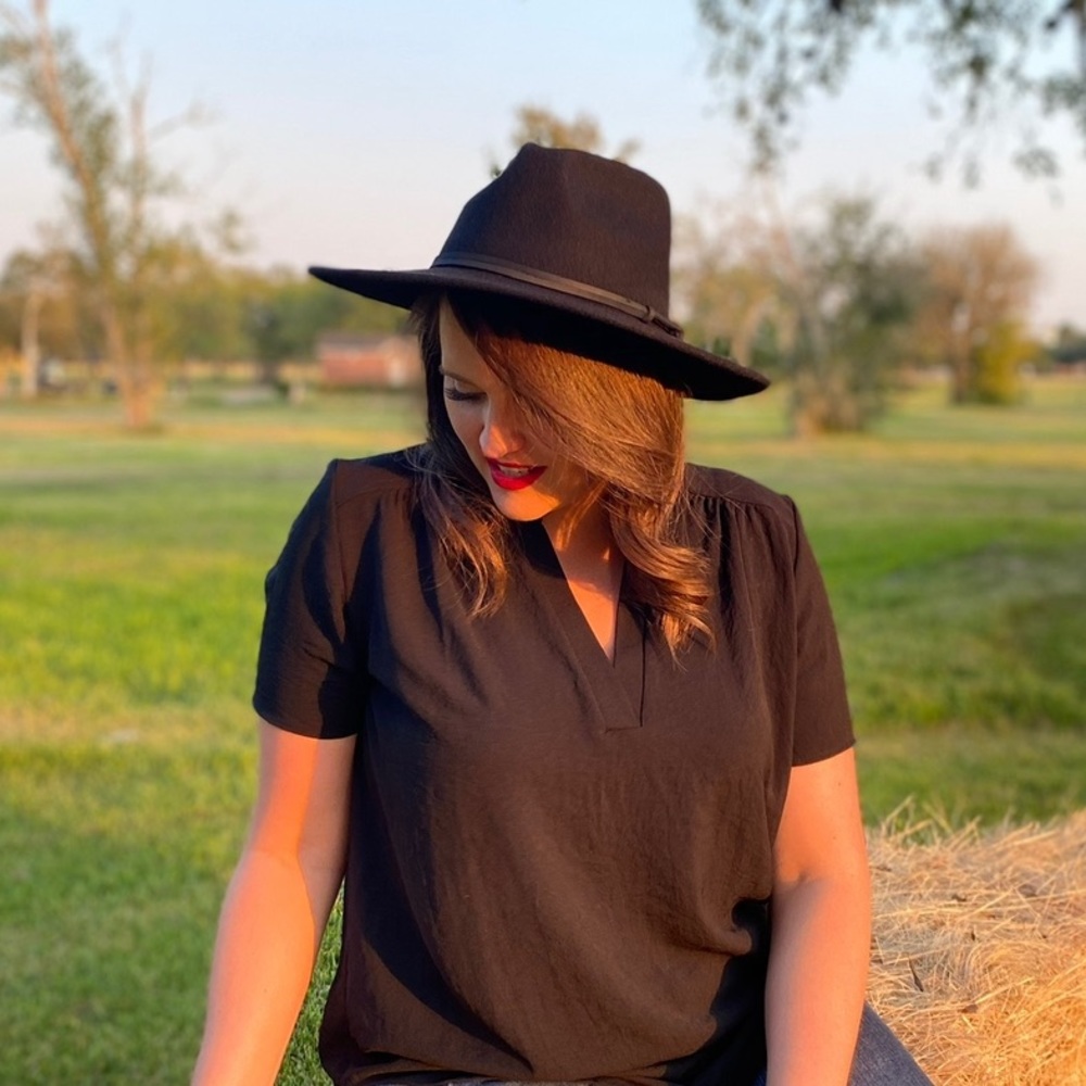 Black Rim Fashion Hat